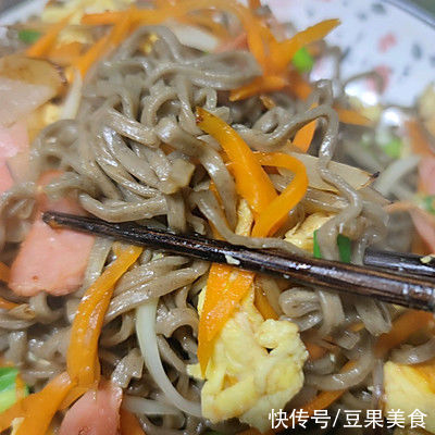 百吃不厌的美味炒面（荞麦低脂版），你会做吗？