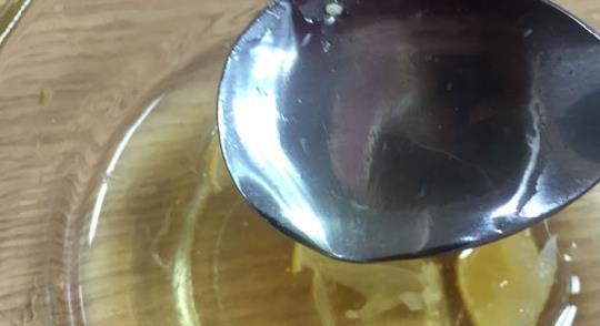 色斑处|老年斑越长越多?教你祛斑方法,任意学会一种,老年斑会慢慢消失