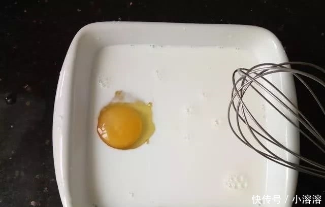 鸡蛋、牛奶搅一搅,居然这么好吃,奶香浓郁,香出3条街