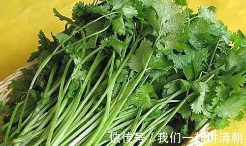 好吃|用它做饺子馅，比韭菜猪肉好吃，鲜香味美，一出锅大家抢着吃