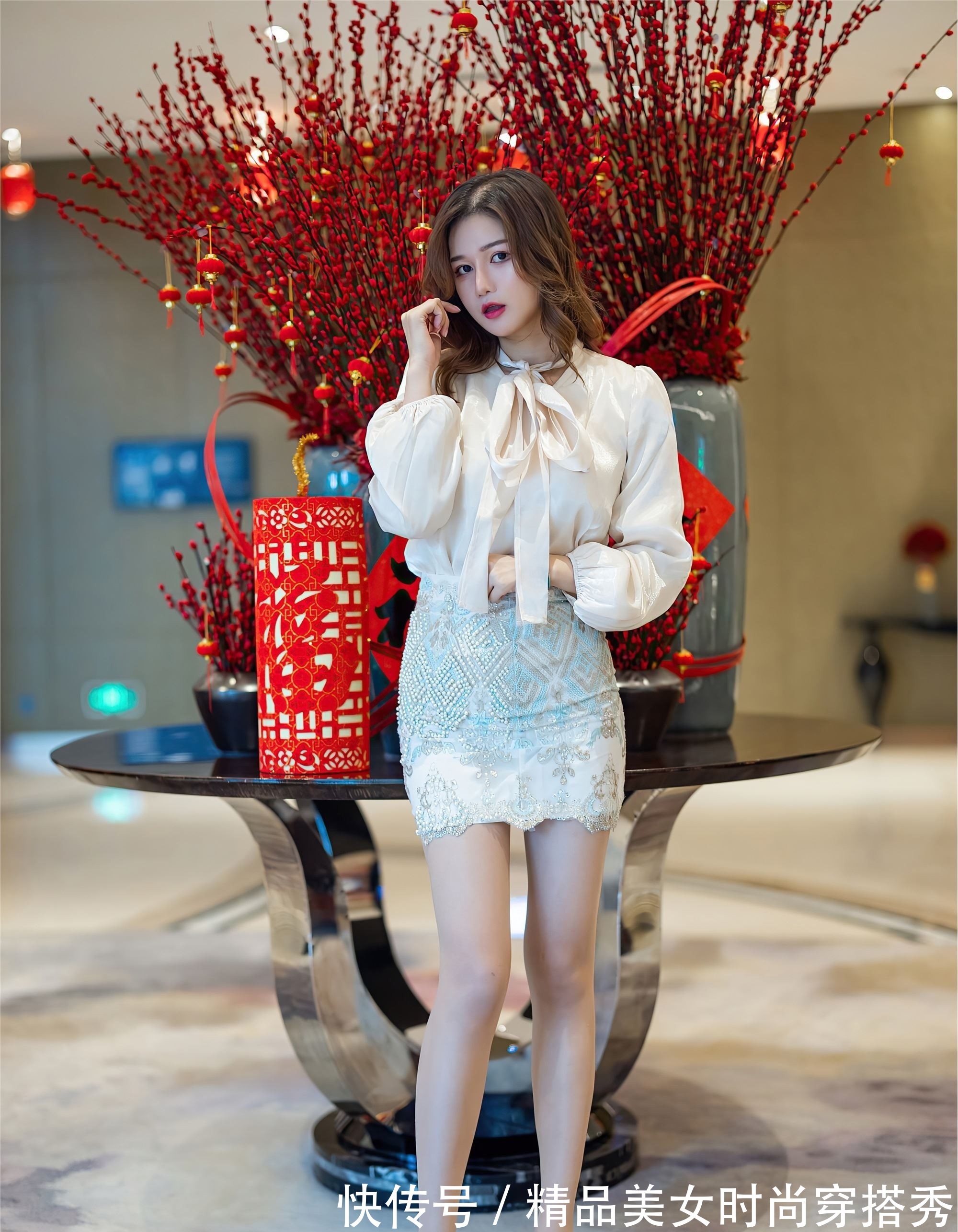 短裙|雪纺衫搭配印花短裙,简约大气,尽显优雅的知性美