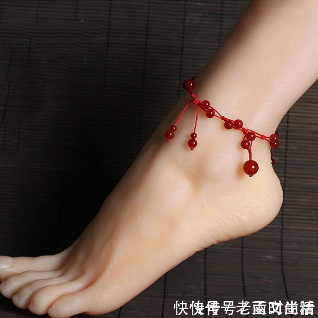 典雅|性感呀,高跟鞋+脚链,逛街时让男友老拉着我不放