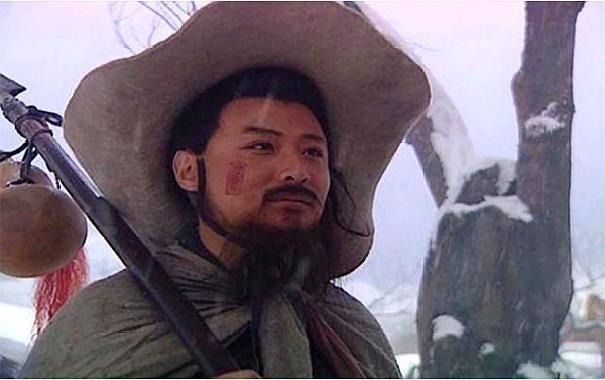 高俅#水浒第一高手,当街敢打高俅,林冲、关胜都是其手下败将