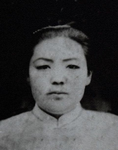 主动|妻子不能生育，他坚持14年不纳妾，岳父主动给他送来14岁女孩当妾