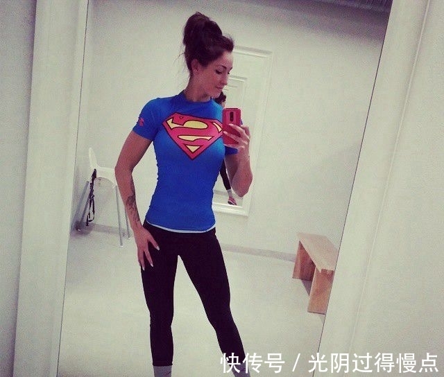 小腹|马甲线健身达人怀孕胖了44斤,产后短时间找回平坦小腹,让人佩服