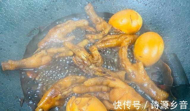 鸡爪这么做最好吃,麻辣鲜香,下酒下饭两相宜!