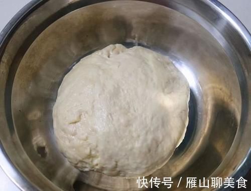 炸油条还是传统方法好，记住3点窍门，外酥里暄鼓大泡，放凉也不硬