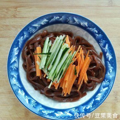 蒜泥|迷倒全家的凉拌酸辣醋粉，真心好吃