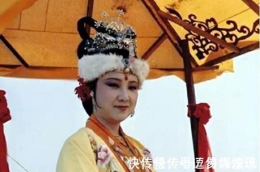 女人#红楼梦中后台最硬的一个女人,仅仅出场过两次,却不容忽视