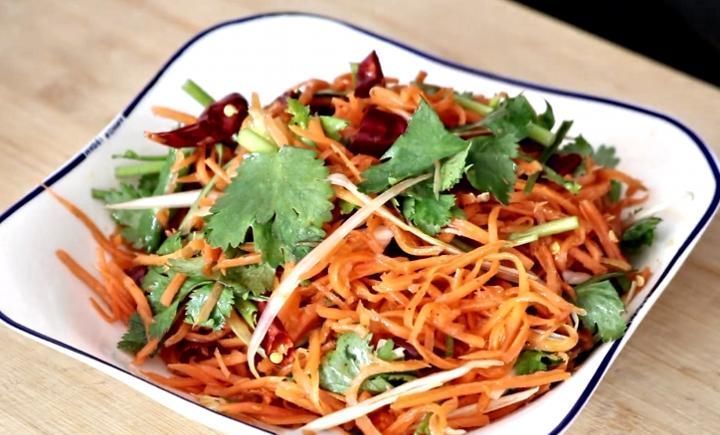 不会腌胡萝卜,试试此做法,简单快手,清脆爽口,特好吃