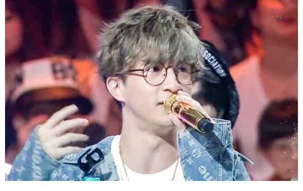 薛之謙|曾淘汰周深，被質(zhì)疑排擠張瑋，那英不應(yīng)該退出《好聲音》嗎？