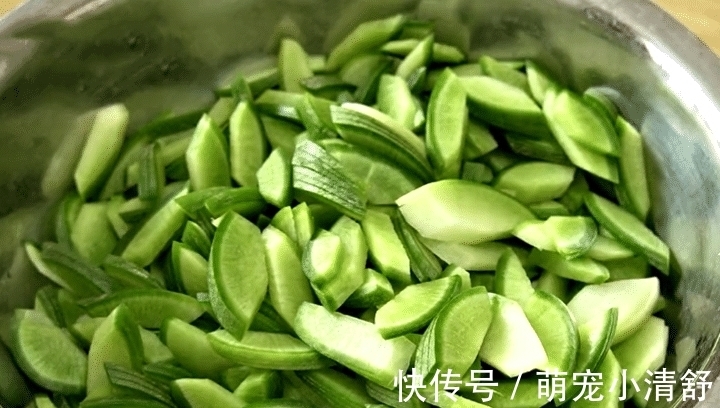 萝卜|秋天家人迷上此菜,一次买5斤腌起来,清脆爽口,随吃随取特省事