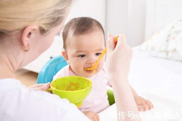生长发育|宝宝辅食添加有讲究,家长容易掉进七个坑,别等害了娃才后悔