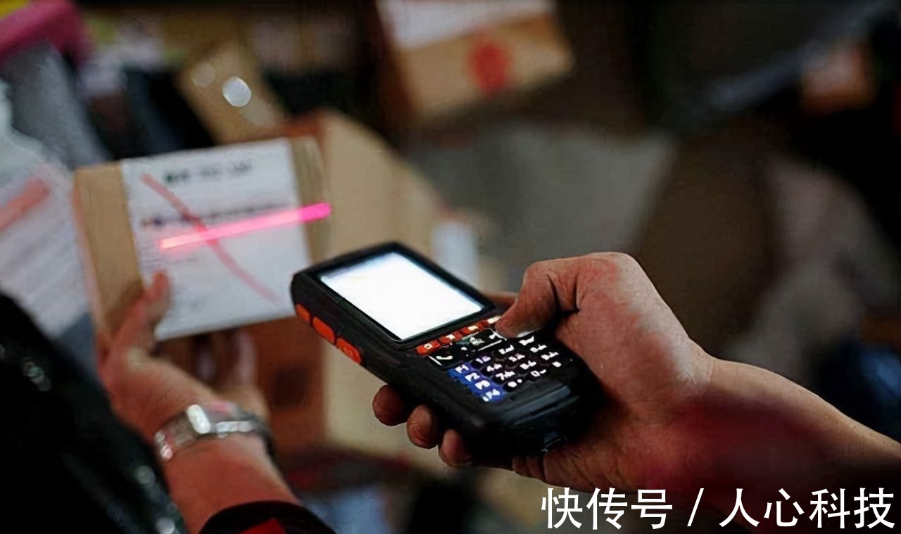 派费|没人“送货上门”了，派费却涨了？快递员抱怨不赚钱，钱去哪了