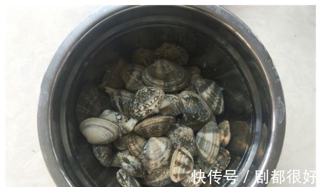 汤汁|教你在家做花蛤粉丝煲,香浓的汤汁,味道特鲜美,一口一个真过瘾