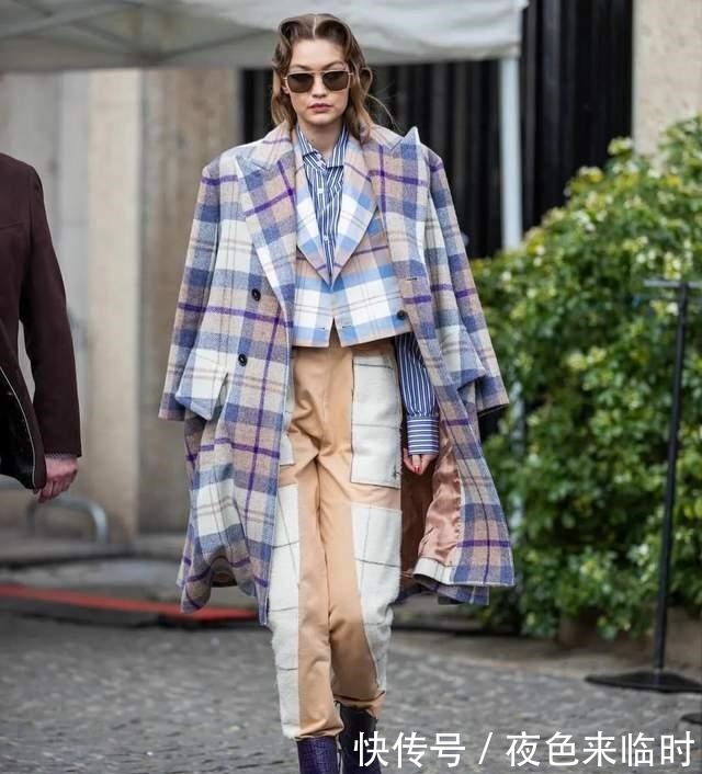 场面|见过大场面的女人,大衣很少配打底裤,不得体!看孟晚舟你就懂了