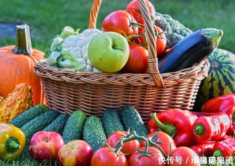 脸上痘痘反复长很困恼别怕！教你5个方法，帮你快速清除痘痘！