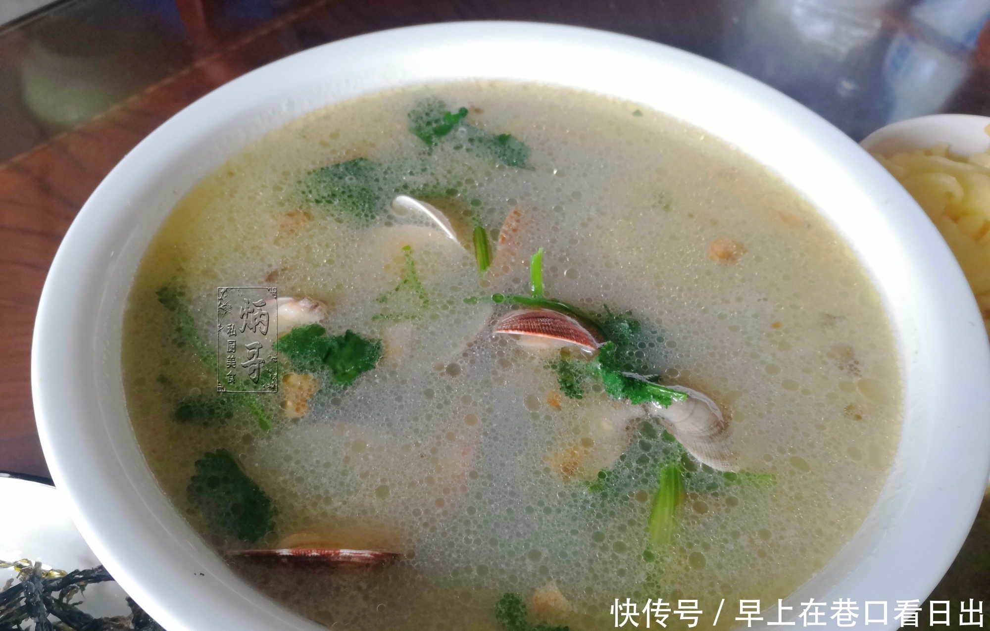 老妈带土特产进城,晒朋友圈火了,网友:最馋那萝卜干、豆腐乳!