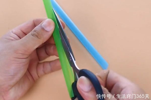 女人|吸管用完别扔,在卫生间里放几根,解决了很多男人女人的烦恼