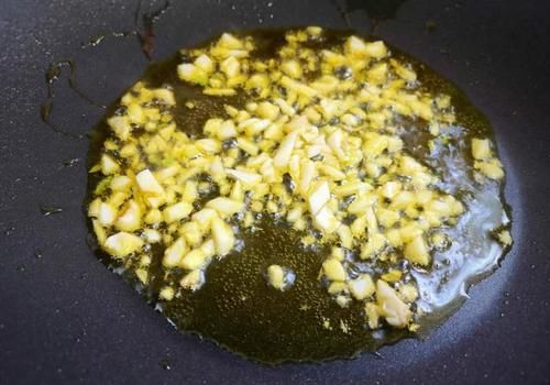 脂肪最怕遇到这菜，燃烧脂肪不马虎，一周吃3次，腰细了肚腩平了