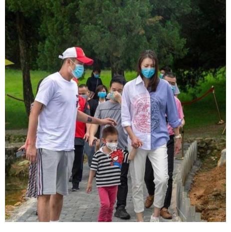 赵雅淇|林丹一家六口出游,夫妻俩表情淡漠保持距离,感情状况再遭质疑