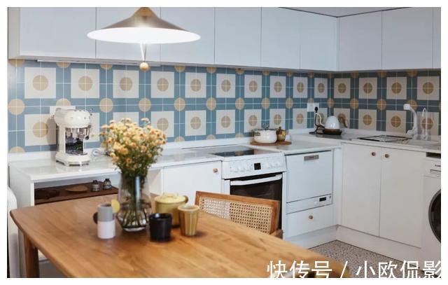 客厅|她把32㎡的老屋,改成「复古洋房+大庭院」,一家三口住很幸福!