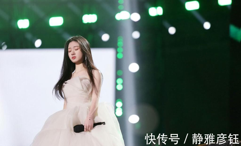 长江后浪推前浪,《好声音》出了个大魔王,单依纯一路星途坦荡