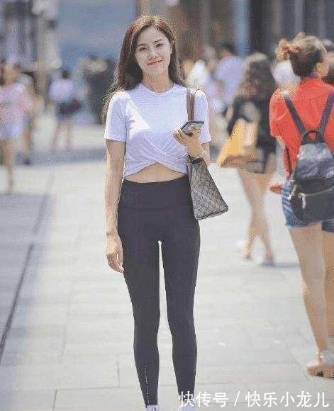打底裤 青春朝气的打底裤穿搭减龄显气质,穿出优雅流畅的线条,富有活力
