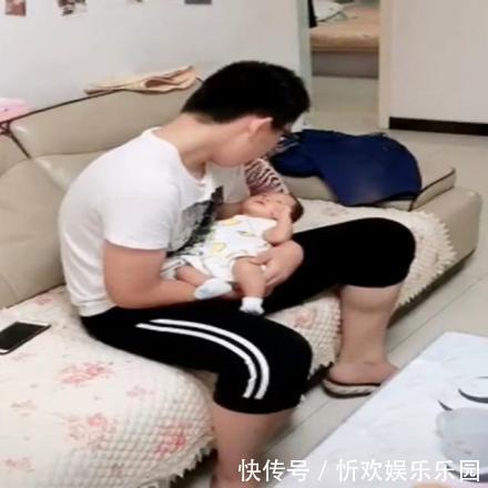 老大|宝妈把妹妹交给哥哥照顾,妈妈感动到哭,网友这是别人家的孩子