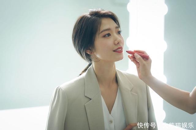 顺序|新手化妆顺序详解!化妆顺序正确,底妆白里透红,眼妆更显色服帖