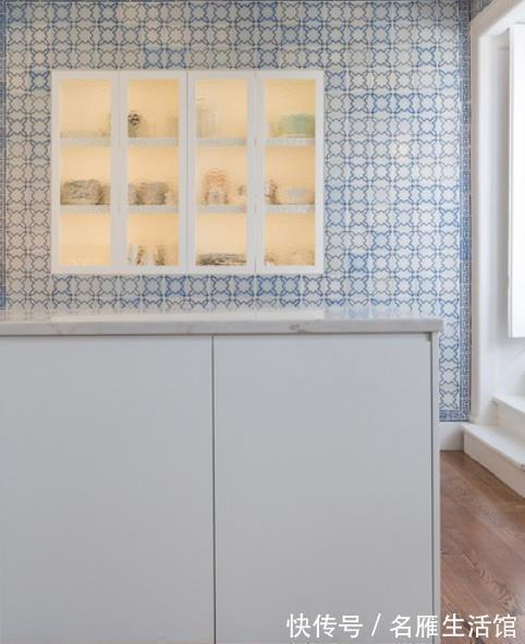吊柜|二次装修我早有盘算,厨房不装吊柜,墙面内嵌玻璃柜,细节太高明