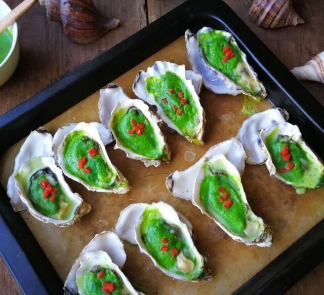 奶油|菠菜烤生蚝,个头肥美,海鲜味十足,好吃到爆
