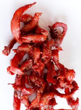 辣椒面儿|猪肉降价了，一次性多买点，教你在家晒猪肉干吃，用来下酒特别香