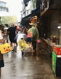 |搞笑GIF:兄弟,你的三蹦子为什么这么优秀?这走位不错啊