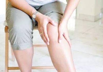 有这几个表现，说明你的膝盖“变软”了！