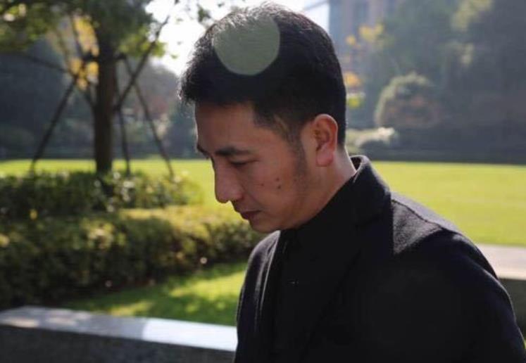 林生斌|再看林生斌朱小贞的全家福,孩子为何跟他一点都不亲,原因很简单