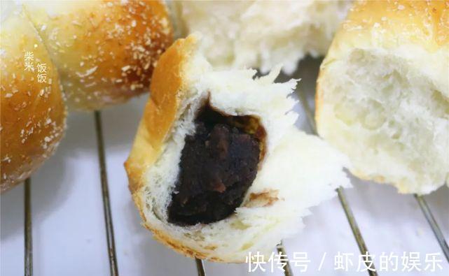 做法最简单的面包,只需普通食材,柔软香甜,适合在家做