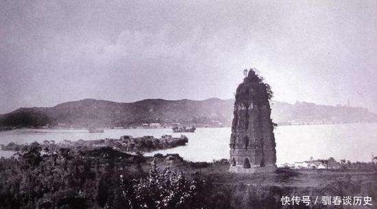  雷峰塔|雷峰塔遭倭寇火烧都没倒掉，却倒在无数老百姓盗挖塔砖上