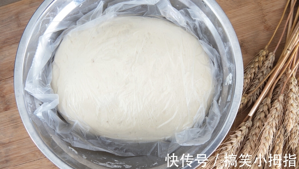 白糖|发面不要只加酵母和白糖，多放1味料，10分钟发满盆，省时省力