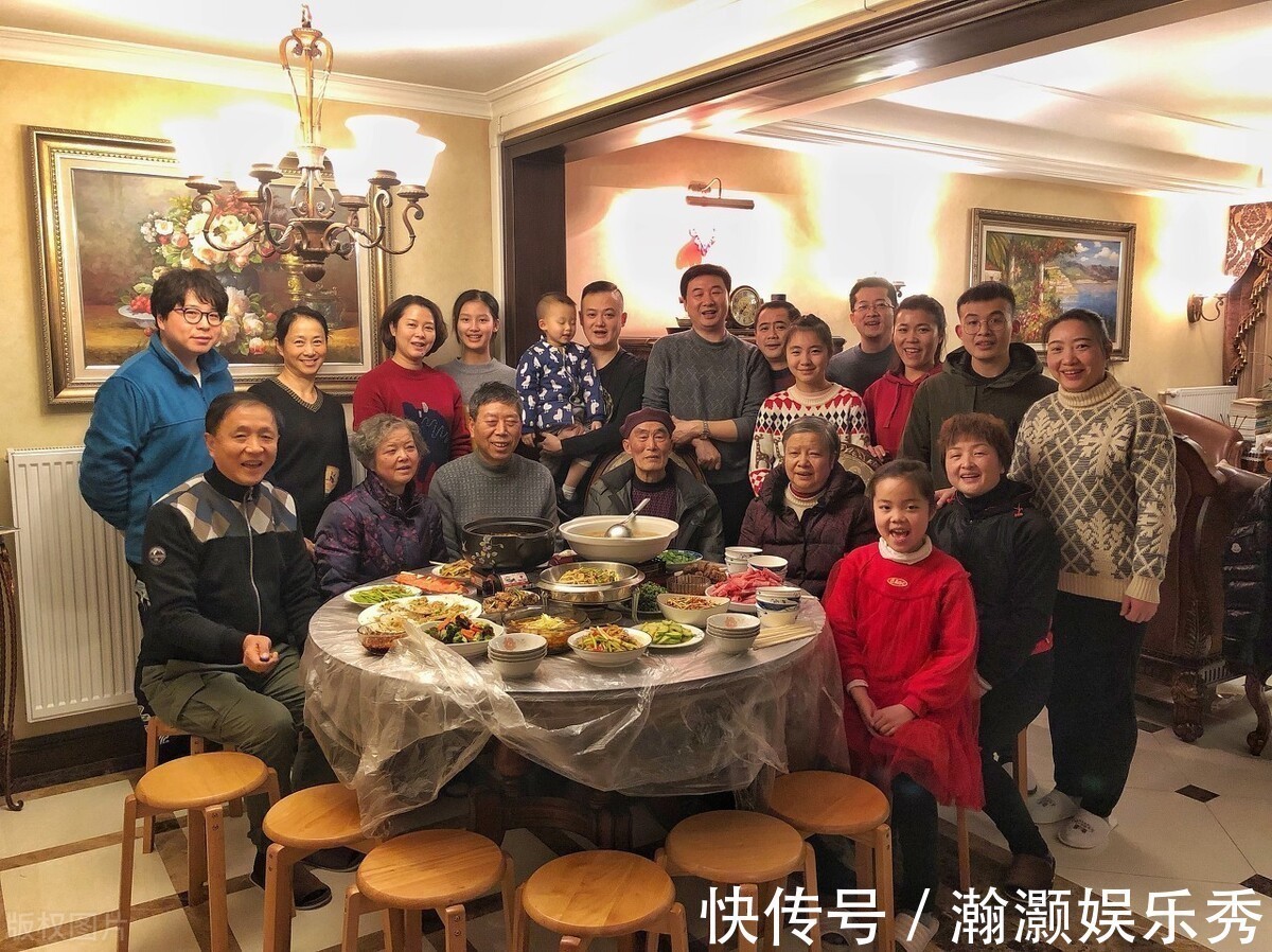 洛洛|“你哥没钱”哥嫂充门面请吃饭，母亲让女儿付钱，买单后母亲慌了