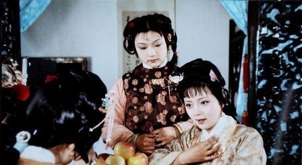 西厢记$李纨和探春有多厌恶薛宝钗?一次出言反驳,一次讥笑