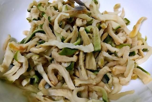 不坏|菜市场遇到“此菜”准买10斤,一块钱一斤,这么做放一年都不坏