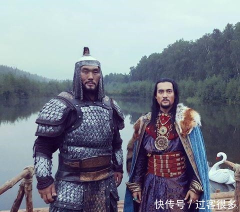 罗斯士兵|库利科沃战役中,俄罗斯人发现一位蒙古巨人,学者身高接近4米