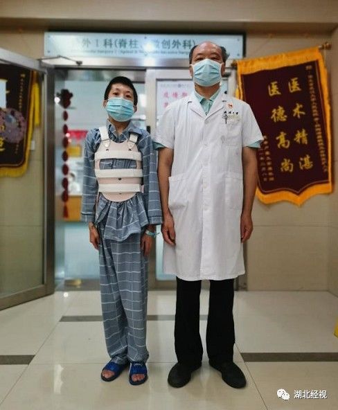 心理健康|14岁少年患这个病面临瘫痪，医生提醒：这些症状需重视！