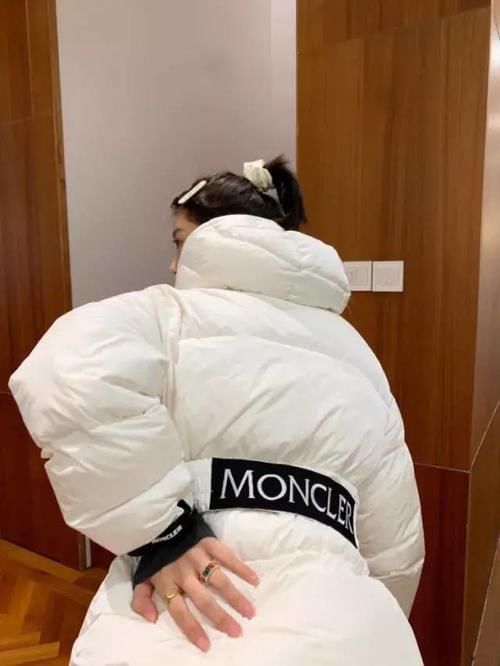 北京下雪上热搜，只想再添一件保暖棉服