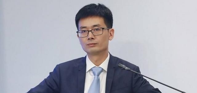 cfo|“月薪比我还高”被刘强东嫌弃的小会计，13年后却还他2000亿