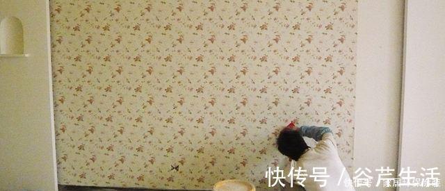 客厅|客厅背景墙贴瓷砖还是墙纸,看完心中答案应该有了吧!