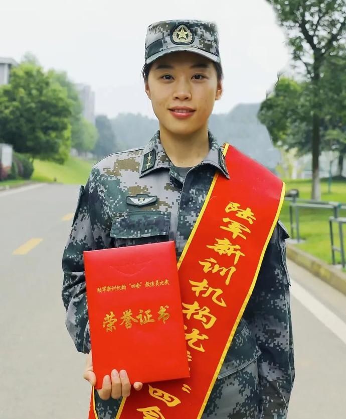 社会丨被人民日报表扬，桂林毕业的这位小姐姐火了！