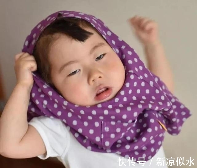 小m|人类幼崽有多可爱?这坑娃的妈给女儿拍了近千张“丑照”