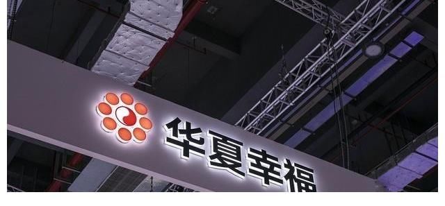 万科|楼市低谷期积极“扫货”，拿地超1400亿，今年最有钱地产商诞生